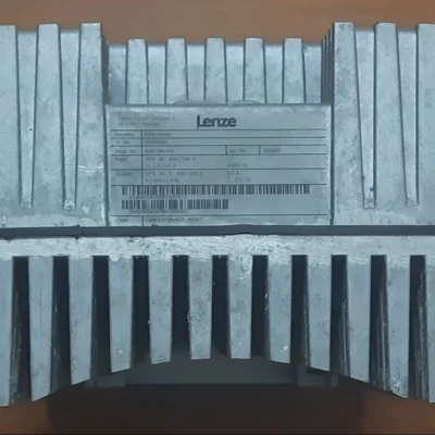 Lenze 8200 Motec frequency inverter 4 Kw. -Typ : E82MV402_4B001 - used & tested