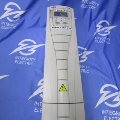 ABB VARIABLE FREQUENCY DRIVE ACH550-UH-031A-2 5-10HP 15.2A-30.8A 208-240VAC 3PH