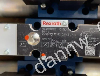 New in box Rexroth 4WREE10E75-2X/G24K31/A1V R900927230 proportional valve
