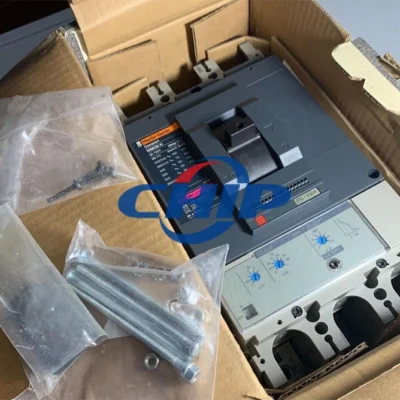 MERLIN GERIN 32895 NS630H STR23SE 630 3P3t circuit breaker .NEW IN BOX .DHL