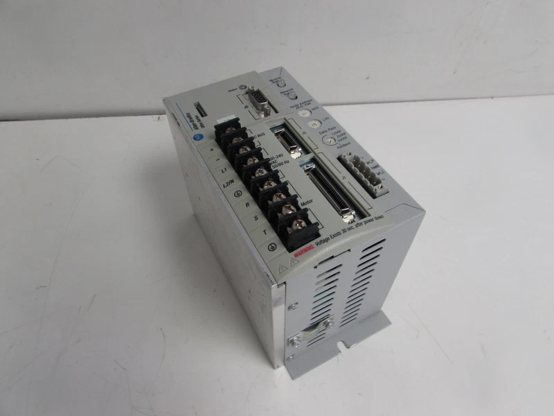 ALLEN BRADLEY PN:9101-1810 MODEL:1398-DDM-005X-DN VER 1.36 SERVO DRIVE *XLNT* 1 ALLEN BRADLEY PN:9101-1810 MODEL:1398-DDM-005X-DN VER 1.36 SERVO DRIVE *XLNT*