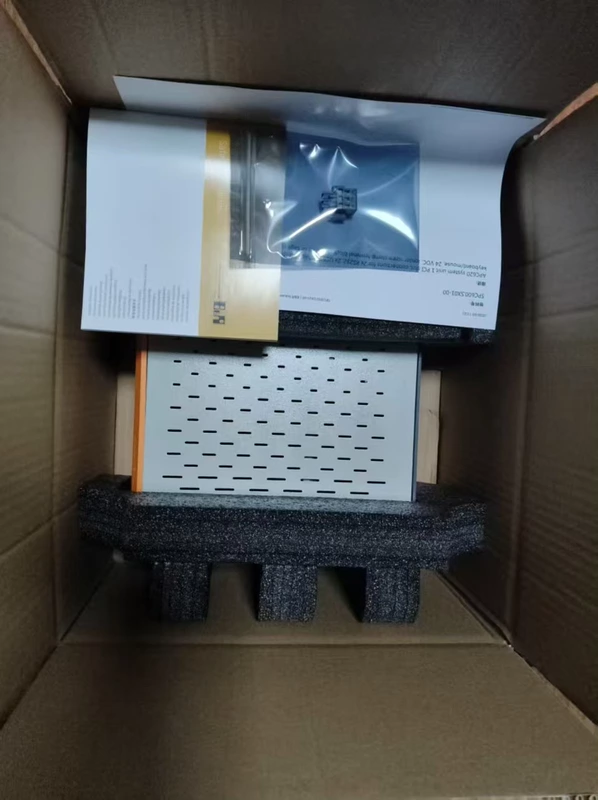 B&R Controller 5PC600.SX01-00 - Industrial Automation Control Unit 1 B&R Controller 5PC600.SX01-00 - Industrial Automation Control Unit