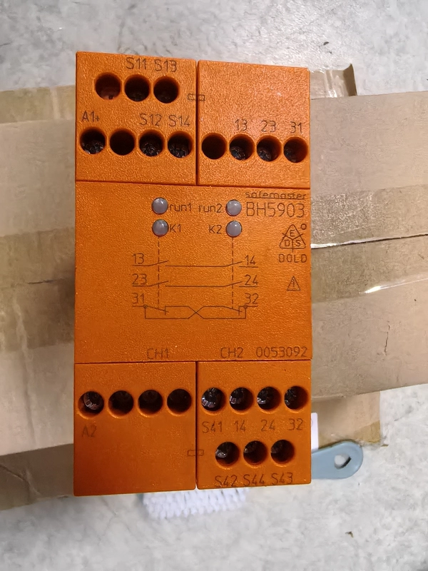 DOLD Safety Relay BH5903 - Reliable Industrial Safety Control Device 1 DOLD Safety Relay BH5903 - Reliable Industrial Safety Control Device