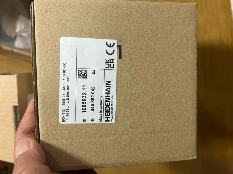 HEIDENHAIN ECN413 2048 Encoder Model 01-58K 1000 02 70C1065932-11 1 ECN413 2048 01-58K 1000 02 70C1065932-11