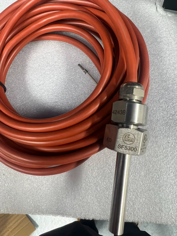 IFM Flow Sensor SF5300 Accurate Liquid Flow Measurement 1 SF5300