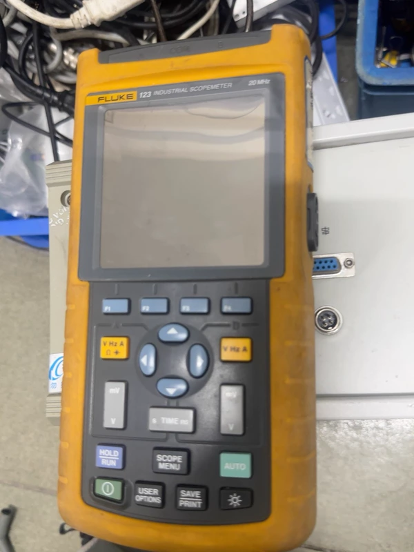 FLUKE Industrial Oscilloscope Model 123 for Precision Testing