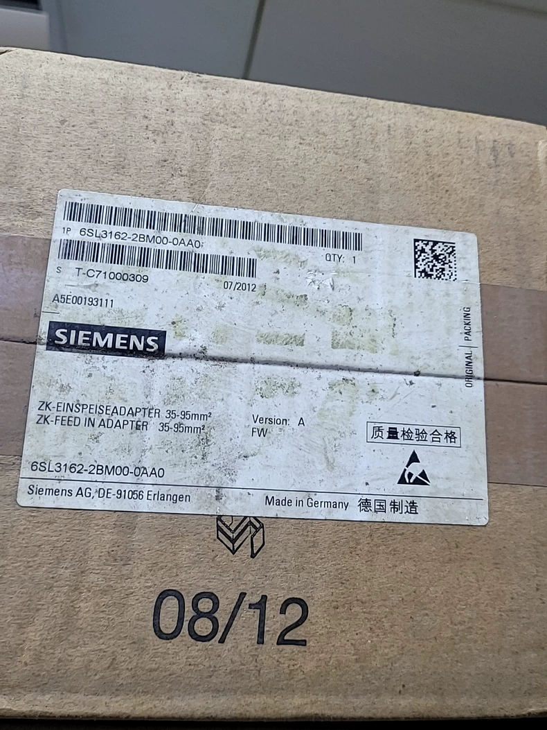 6SL3162-2BM00-0AA0 SIEMENS DC Bus Adapter for Reliable Power