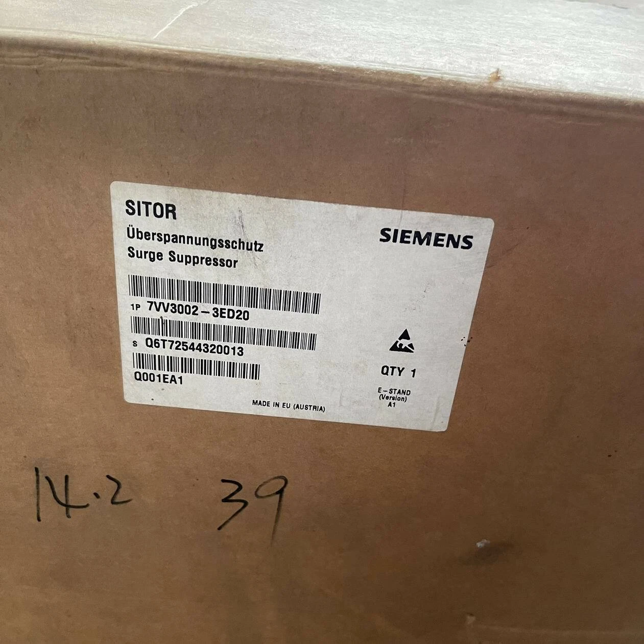 Voltage Regulator 7VV3002-3ED20 by SIEMENS for Stable Power
