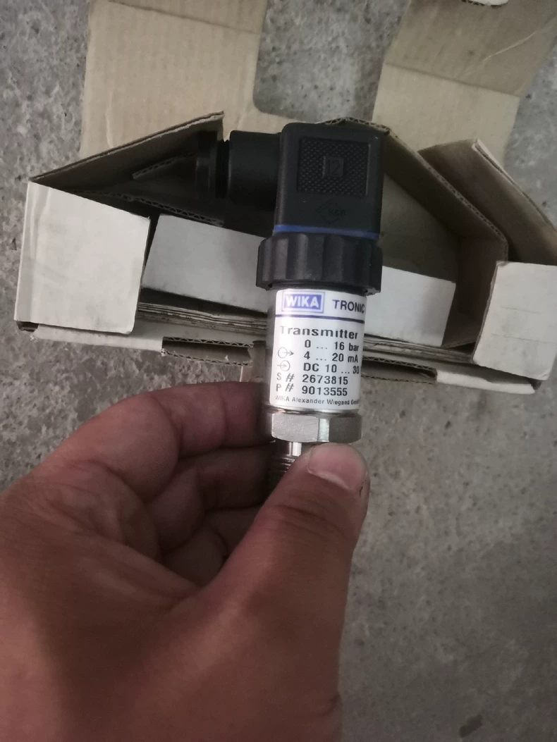 891.13.500 WIKA Pressure Sensor - Reliable Monitoring