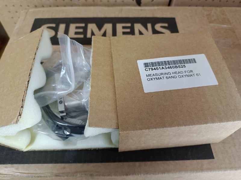 SIEMENS C79451-A3460-B525 Head - Precise Oxygen Detection