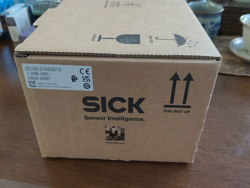 SICK DL100-21AA2213 Precision Optical Distance Sensor