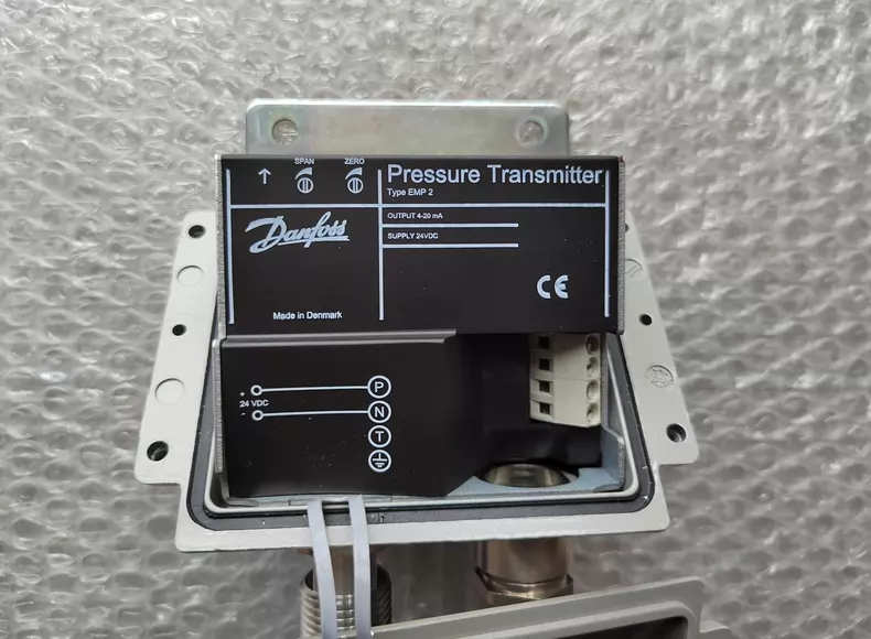 Danfoss EPM2 Pressure Sensor Reliable Industrial Monitoring