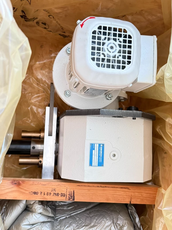 001695-02 MO00323 HELLER Changer - Automated Tool Exchange