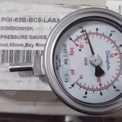 Swagelok PGI-63B-BC9-LASX-J Pressure Gauge - Accurate Readings