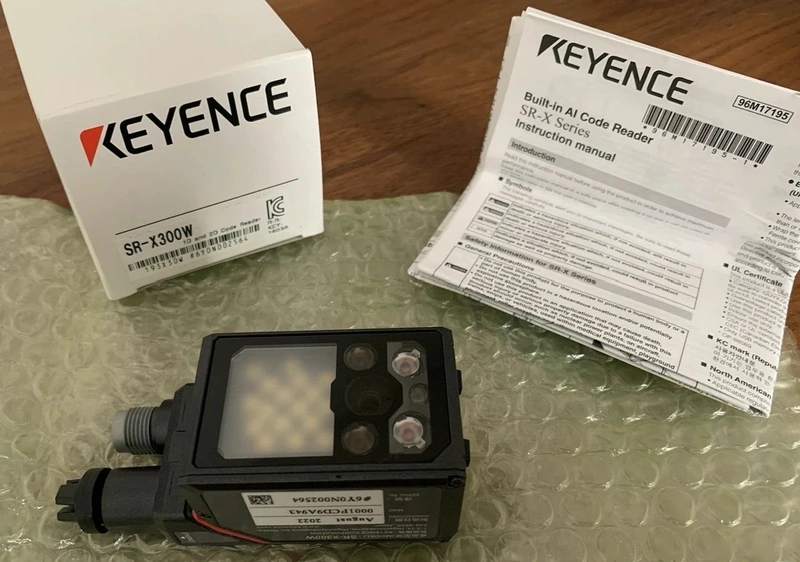 SR-X300W KEYENCE Scanner | High-Performance Barcode Reading