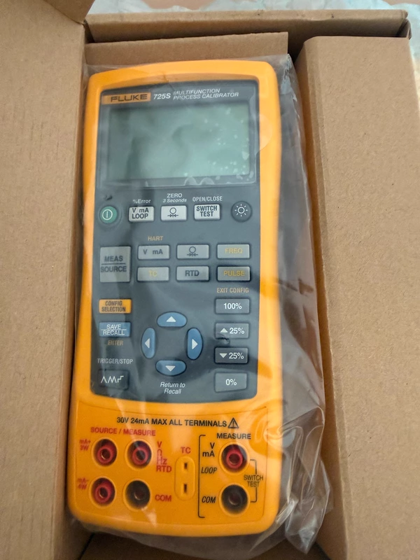 FLUKE Model 725S Multifunction Process Calibrator