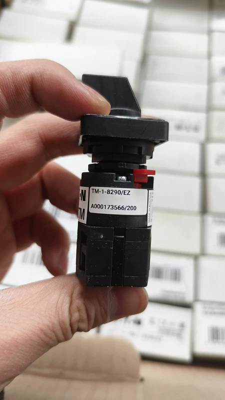 Power Control Solution EATON TM-1-8290/EZ Switch