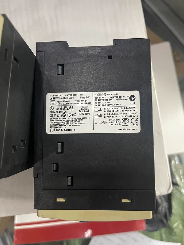 Siemens 3UF5001-3AB00-1 Motor Management Relay - Image 2