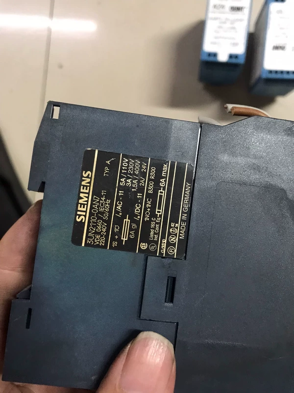 Siemens 3UN2110-0AN7 Monitoring Relay for Motor Protection - Image 2