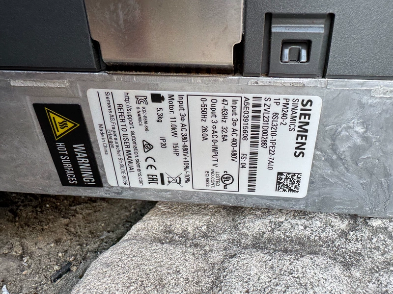 Siemens 6SL3210-1PE22-7AL0 Inverter for Industrial Drives