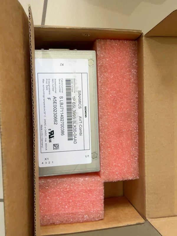 Siemens 6SL3995-6LX00-0AA0 AVT-Combi Drive Module