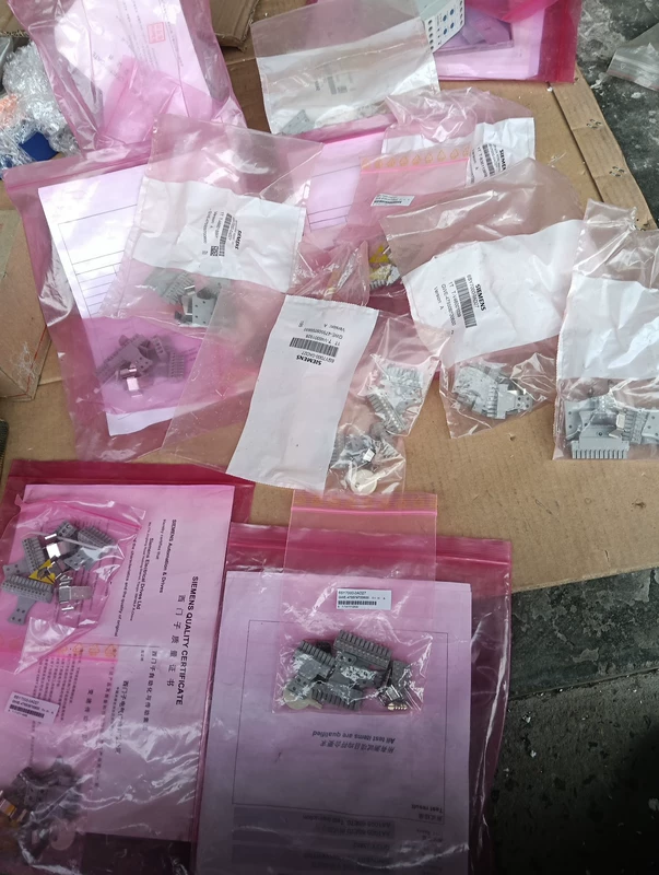 SIEMENS 6SY7000-0AD27 Industrial Plug Connector Accessory