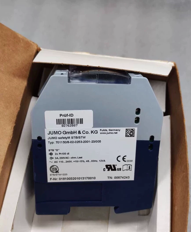 JUMO 701150/8-02-0253-2001-23/005 Temperature Controller - Image 2