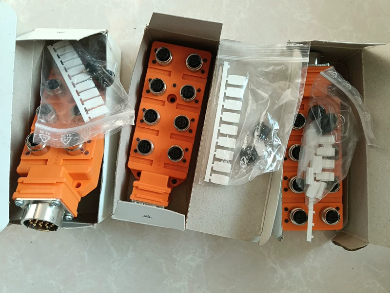 Lumberg ASBSV8/LED5-5 8-Port M12 Bus Connector with LED