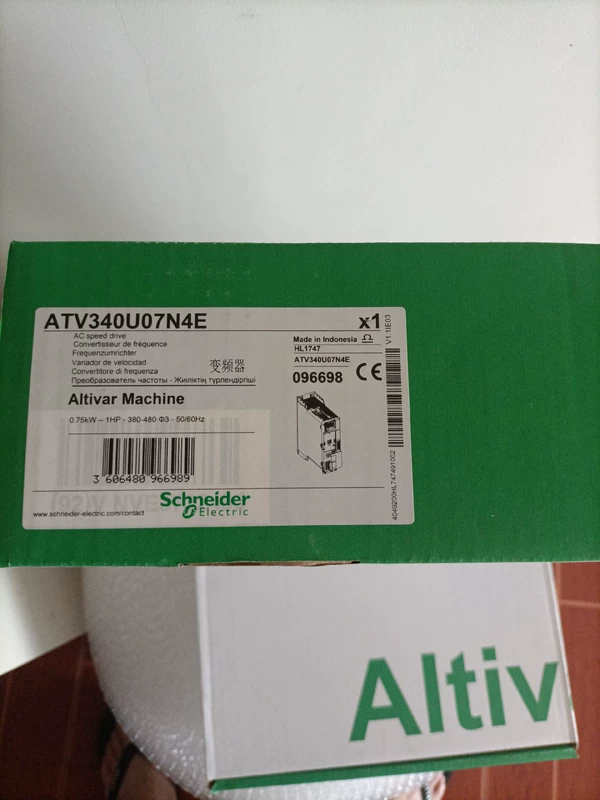 Schneider ATV340U07N4E Variable Frequency Drive - 0.75kW