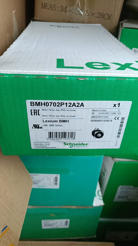 Schneider BMH0702P12A2A Servo Motor for Precision Motion
