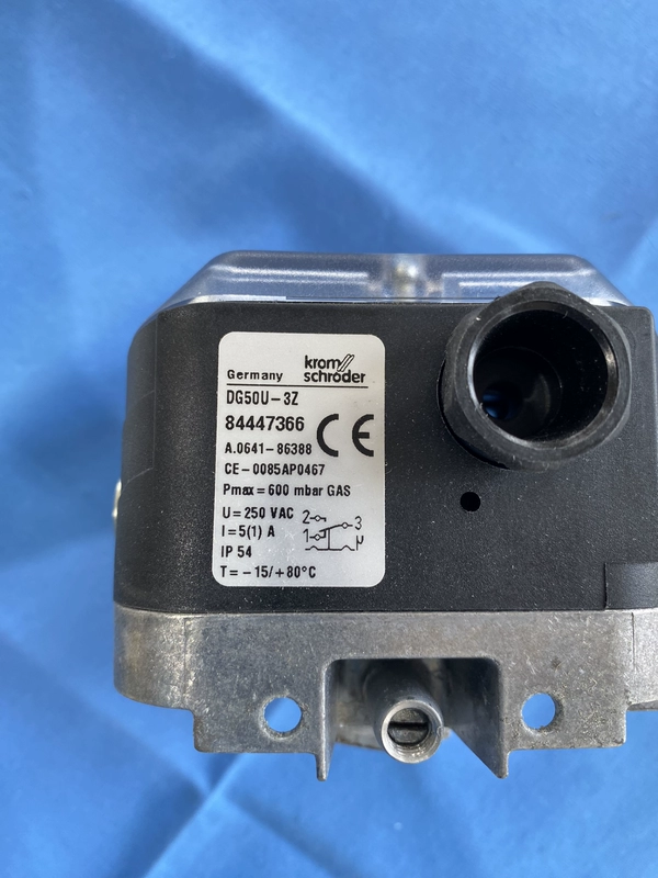 Kromschröder DG50U-3Z Gas Pressure Switch for Safety - Image 2