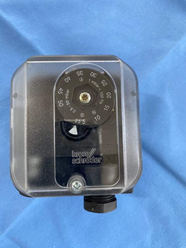 Kromschröder DG50U-3Z Gas Pressure Switch for Safety - Image 3