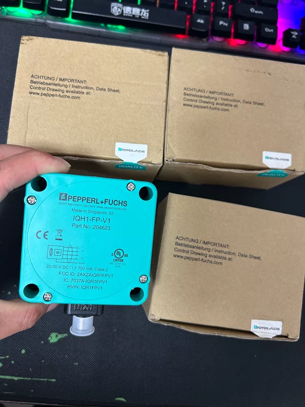 PEPPERL+FUCHS IQH1-FP-V1  204623 Read/Write Head for RFID Systems