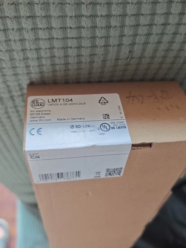 IFM LMT104 Level Sensor for Industrial Liquid Monitoring