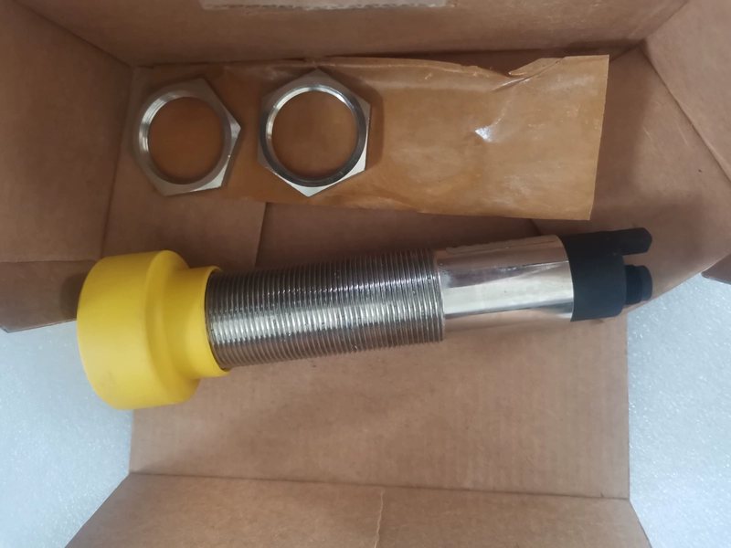 TUROK RUC300-M3047-AP8X-H11 Ultrasonic Sensor for Distance