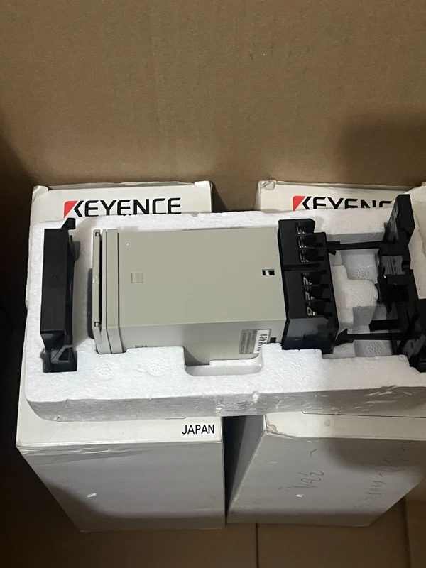 KEYENCE TF1-10 Pressure Sensor for Industrial Automation