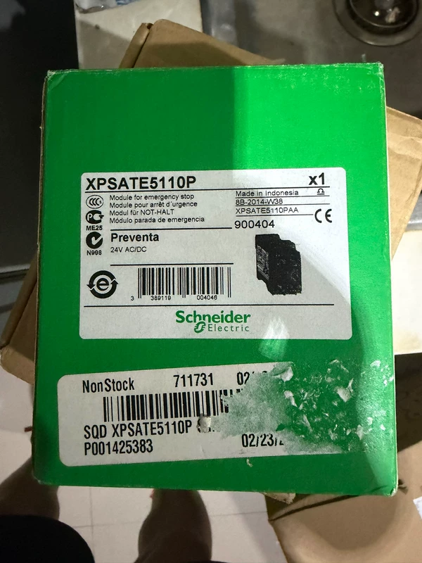 Schneider XPSATE5110P Safety Relay for Machine Safety