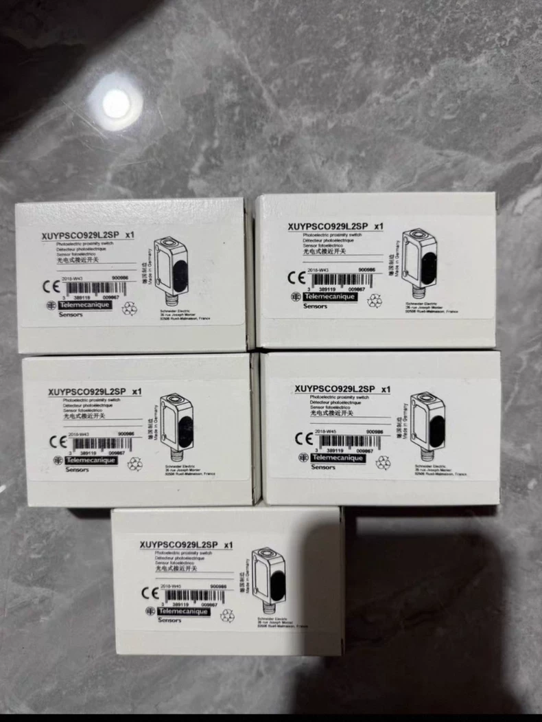 Schneider XUYPSCO929L2SP Photoelectric Proximity Sensor
