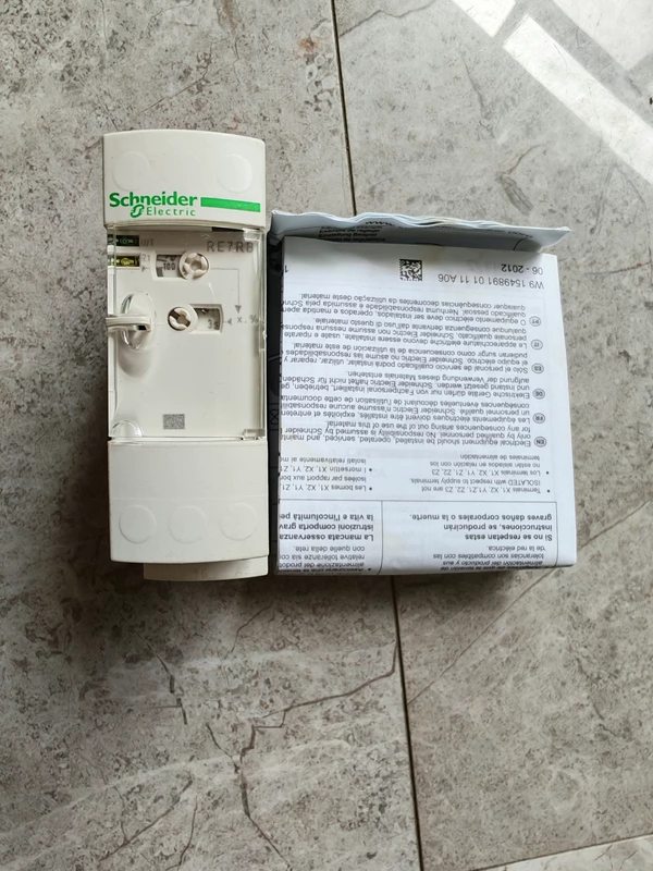 Time Relay Schneider RE7RB11MW for Industrial Timing - Image 2