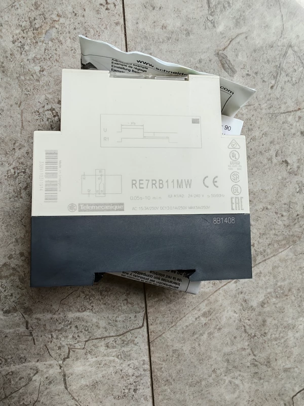 Time Relay Schneider RE7RB11MW for Industrial Timing - Image 3