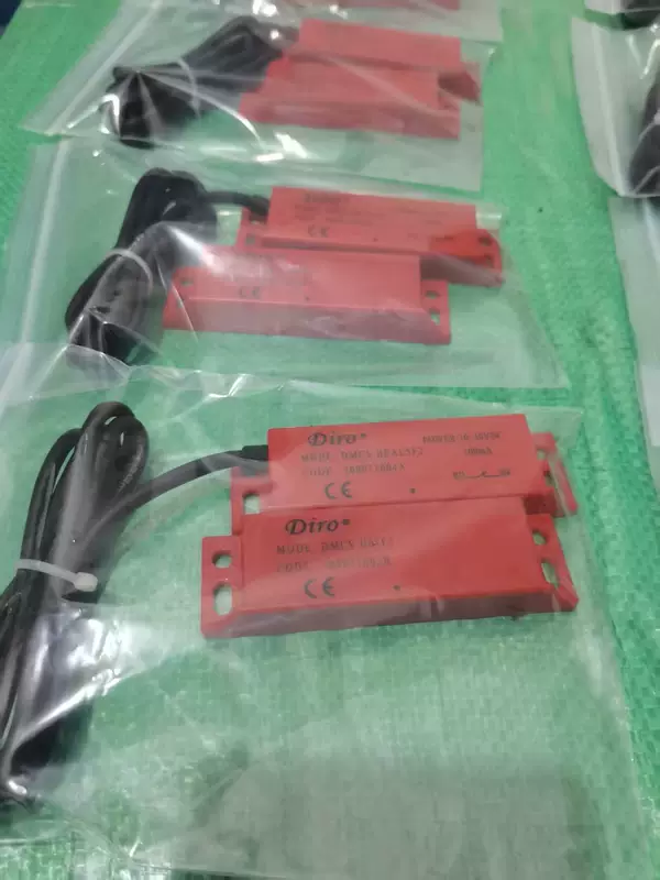 Diro DMCS HEAL2F5 Magnetic Switch for Safety Systems - Image 2