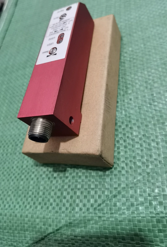 Conveyor Use: Leuze GK 14/24 L 1406B063622 Optical Sensor - Image 3