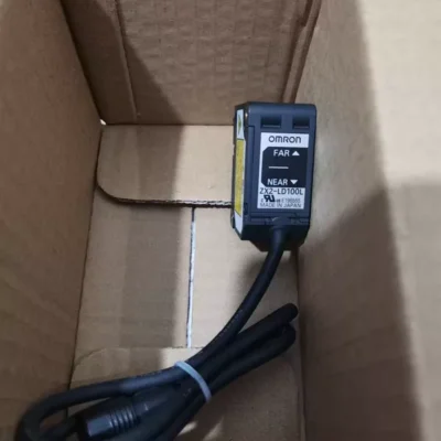 Omron ZX2-LD100L Laser Displacement Sensor for Automation