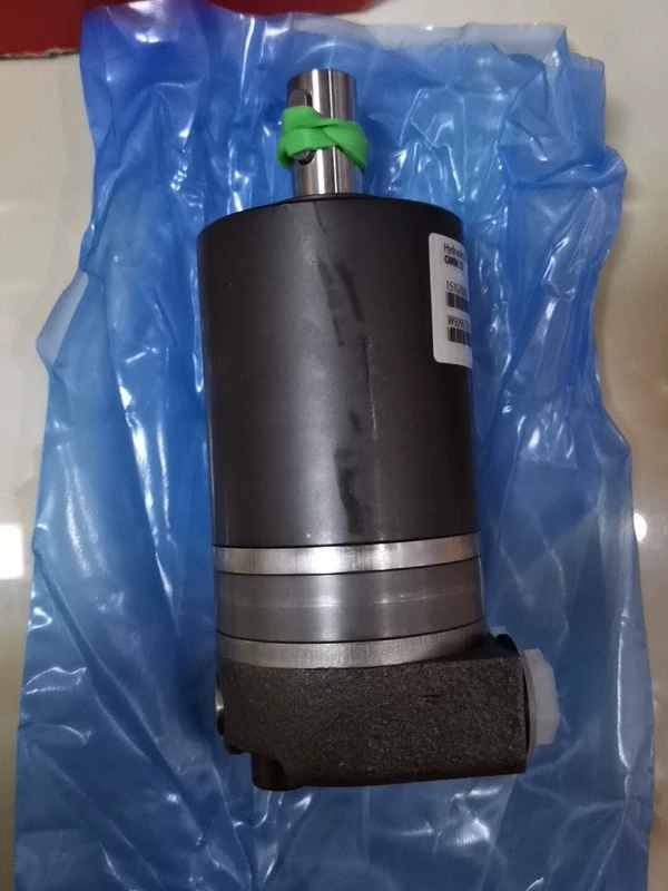 Mobile Equipment Drive with WHITE OMM32 151G0006 Motor Unit