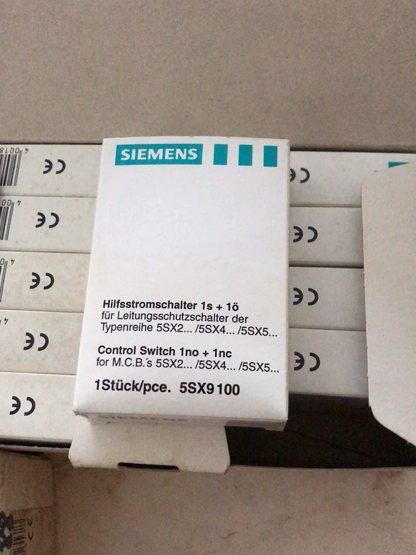 Industrial Panel Monitoring with SIEMENS= 5SX9100 Contact