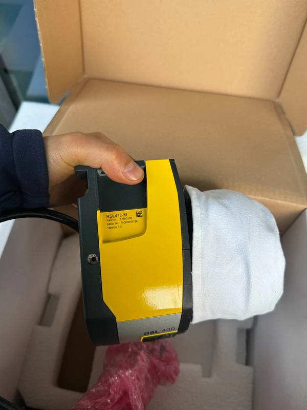 Safety Laser Scanner Leuze RSL410-M CU411-RS4 for AGVs - Image 2
