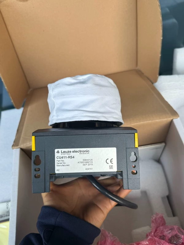 Safety Laser Scanner Leuze RSL410-M CU411-RS4 for AGVs - Image 3