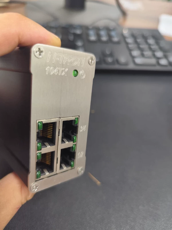 Rugged Ethernet Switch N-TRON 104TX for Industrial Use - Image 2