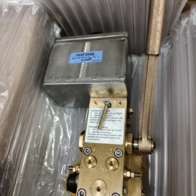 DOMCOS 165F2050 Manual Pump for Workshop Maintenance