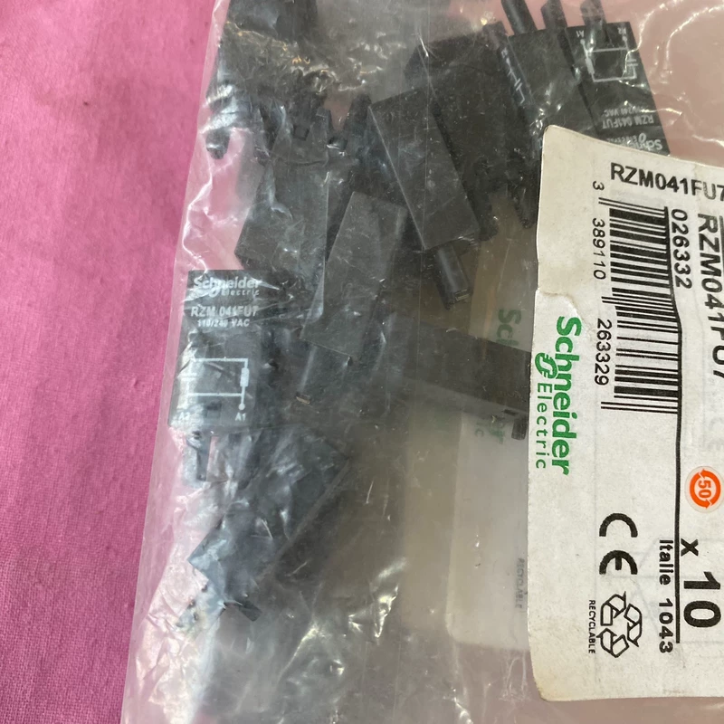 Schneider RZM041FU7 Surge Suppressor Type 2+3 SPD Protection - Image 2